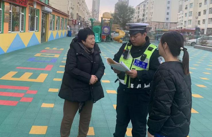 文明交通 攜手共創 | 嚴把校車安全關 守護學生平安路 文明交通 攜手共創 | 嚴把校車安全關 守護學生平安路