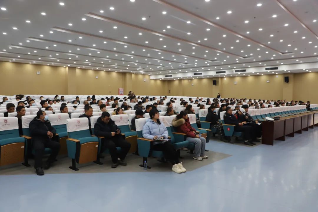 擰緊校車“安全閥” 筑牢學生“平安路” 圖片