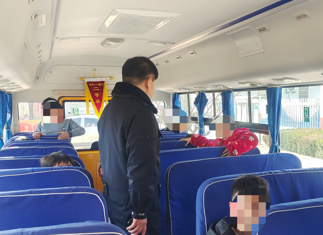 校車安全大檢查 守護平安上學路 校車安全大檢查 守護平安上學路