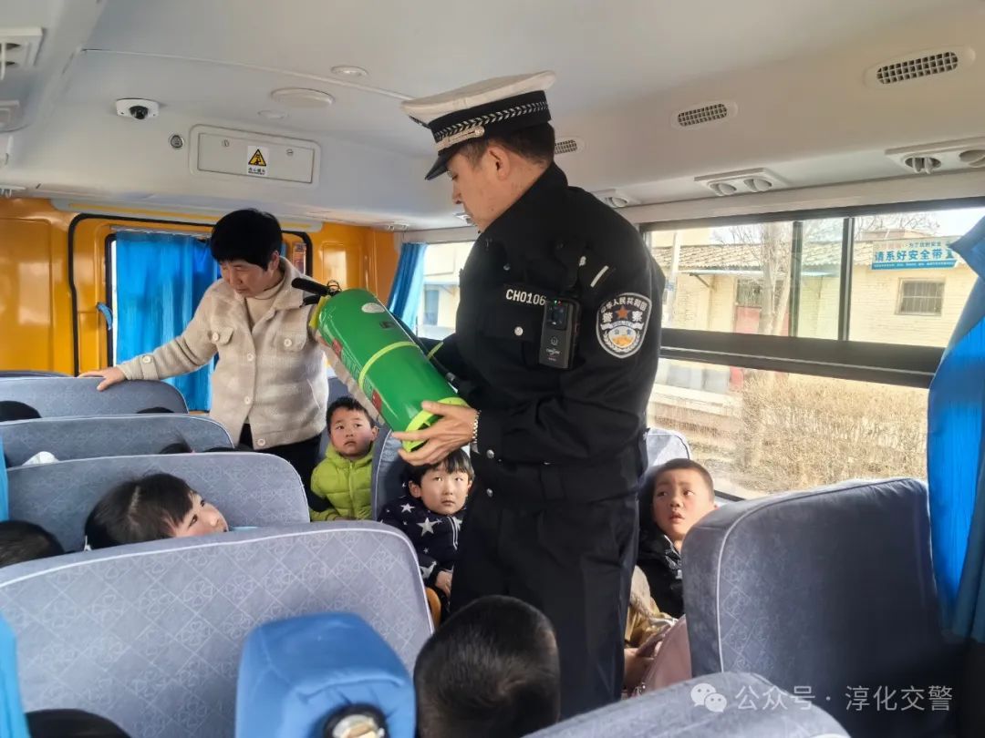 淳化公安交警開展幼兒園校車安全檢查 筑牢幼兒出行安全防線 淳化公安交警開展幼兒園校車安全檢查 筑牢幼兒出行安全防線