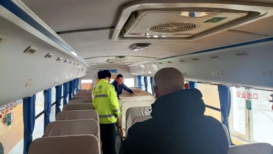 【蒲公綠色課堂·安全】--沖乎爾鎮(zhèn)寄宿制中護航成長校車安全 圖片