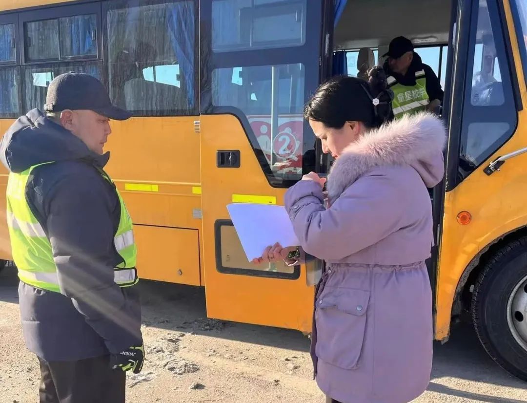 【蒲公綠色課堂·安全】--沖乎爾鎮(zhèn)寄宿制中護航成長校車安全 圖片