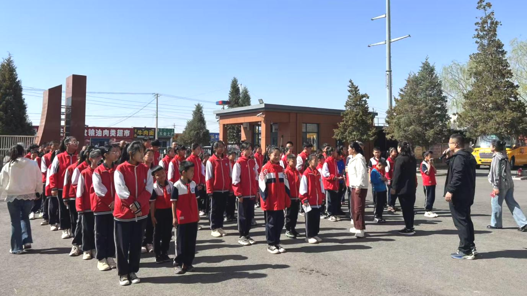 【卓越東小|校車演練】東勝街小學(xué)開展校車安全演練,共筑校園安全防線 圖片