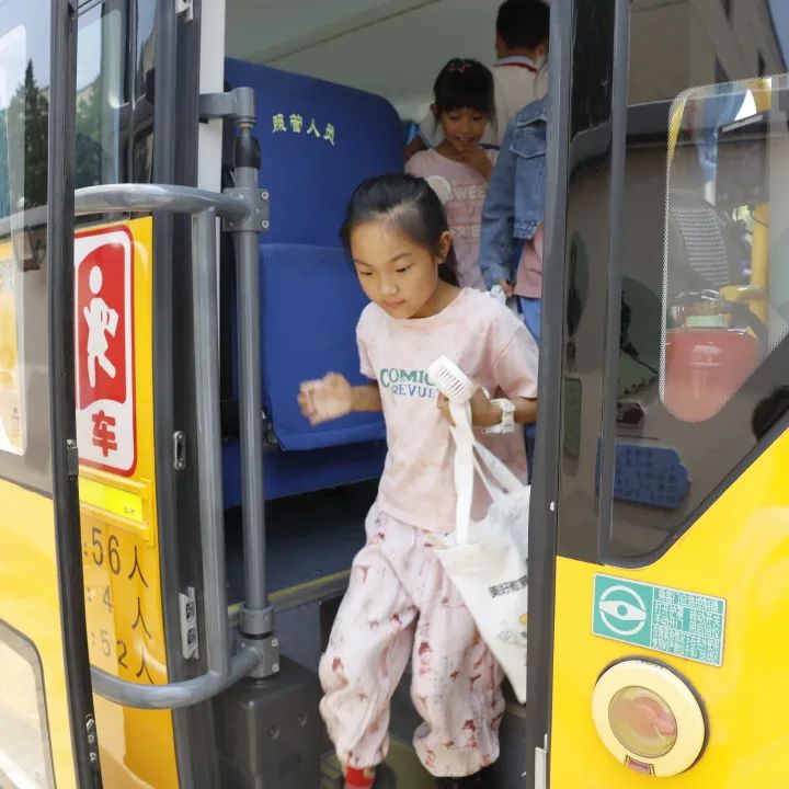喜迎六一 安康端午|長運安馨校車與大同中心小學攜手舉辦“安馨號列車·棕香漫六一”主題活動 圖片