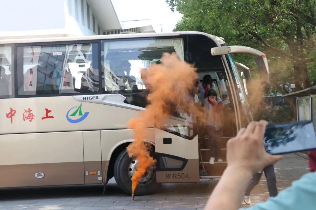 金澤中學開展校車應急疏散演練活動/ 金澤中學開展校車應急疏散演練活動