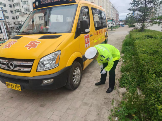 夏季行動 | 開展校車安全“大檢查” 擰緊學生出行“安全閥” 夏季行動 | 開展校車安全“大檢查” 擰緊學生出行“安全閥”