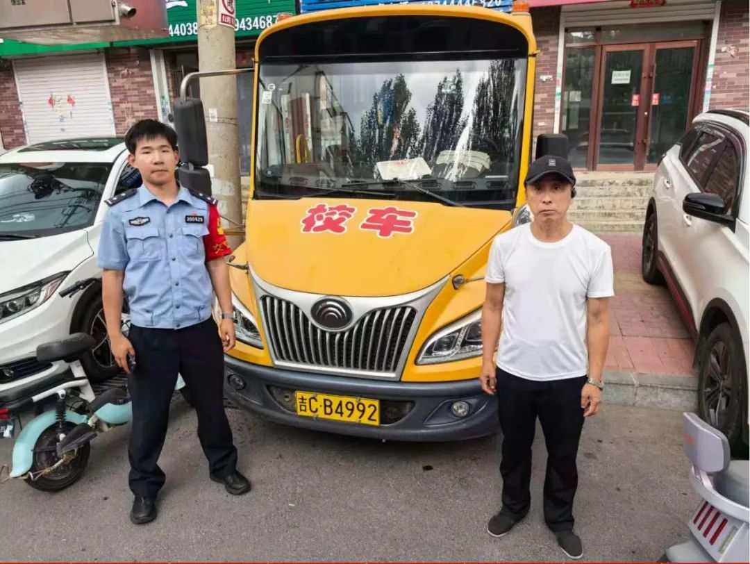 【夏季行動】筑牢安全防線 四平交警全力排查轄區(qū)校車企業(yè) 圖片