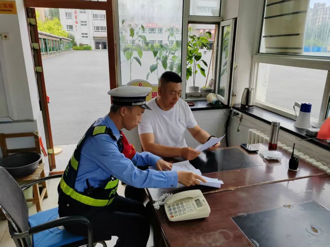 【夏季行動】筑牢安全防線 四平交警全力排查轄區(qū)校車企業(yè) 圖片