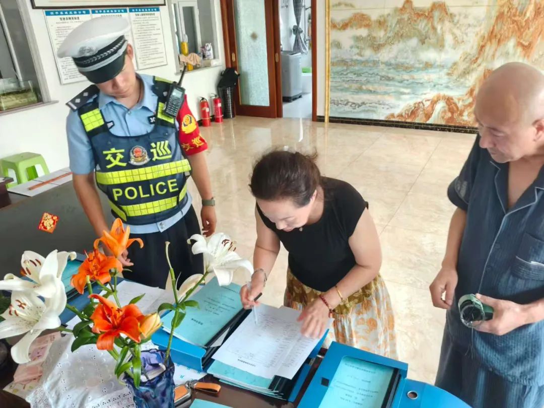 【夏季行動】筑牢安全防線 四平交警全力排查轄區(qū)校車企業(yè) 圖片