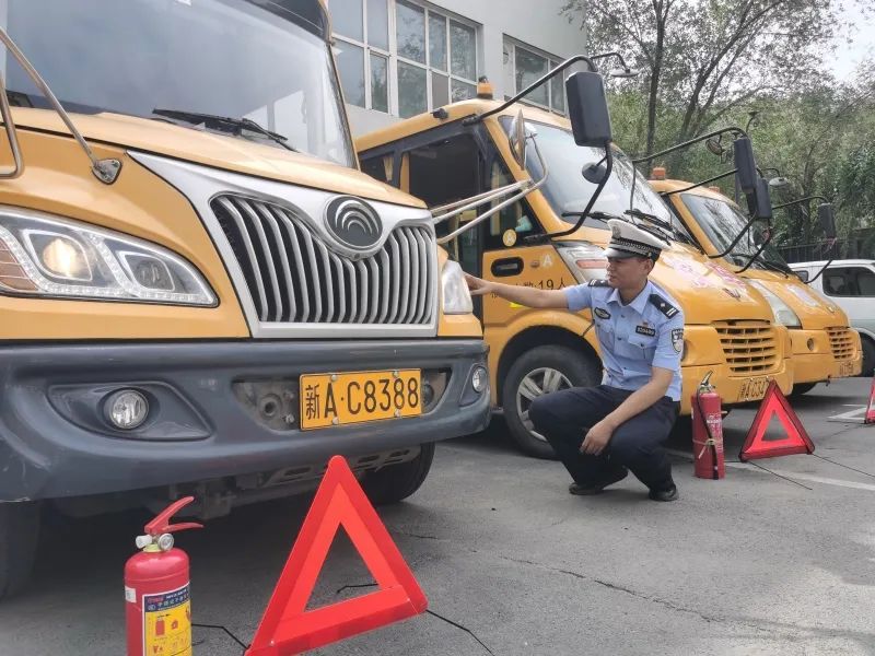 【忠誠鑄金盾 平安迎大慶】烏魯木齊交警:校車安全“大體檢”,隱患清零護成長 mmexport1754969672526