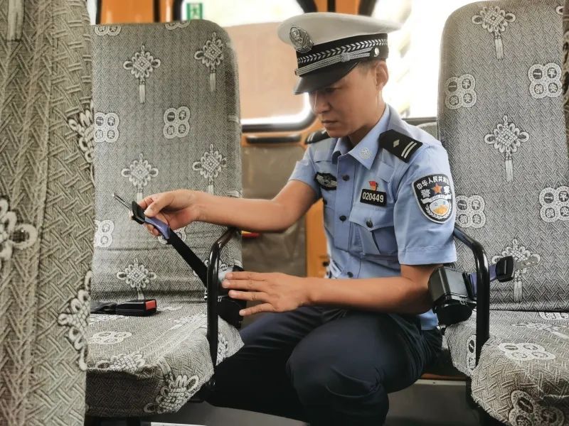 【忠誠鑄金盾 平安迎大慶】烏魯木齊交警:校車安全“大體檢”,隱患清零護成長 mmexport1754969645882