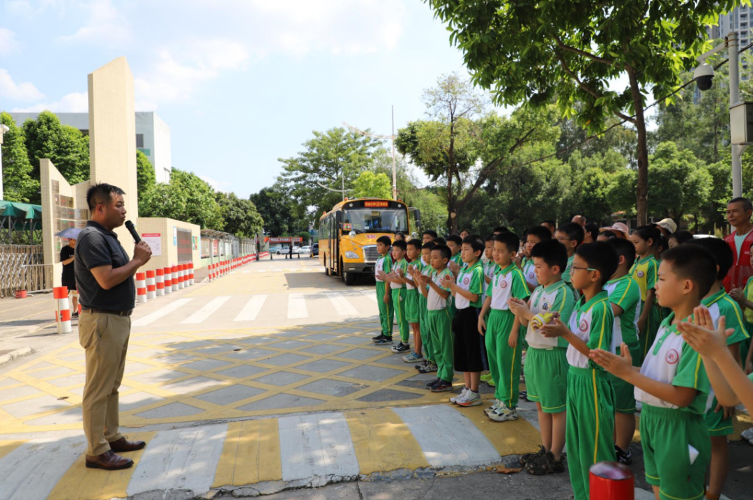 【安全教育】織密校車安全網,筑牢出行防護線——東怡小學開展校車安全教育系列活動 【安全教育】織密校車安全網,筑牢出行防護線——東怡小學開展校車安全教育系列活動