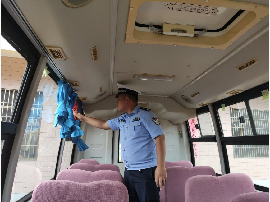 護航上學路:貴港交警聯合多部門守護校車安全 image.png