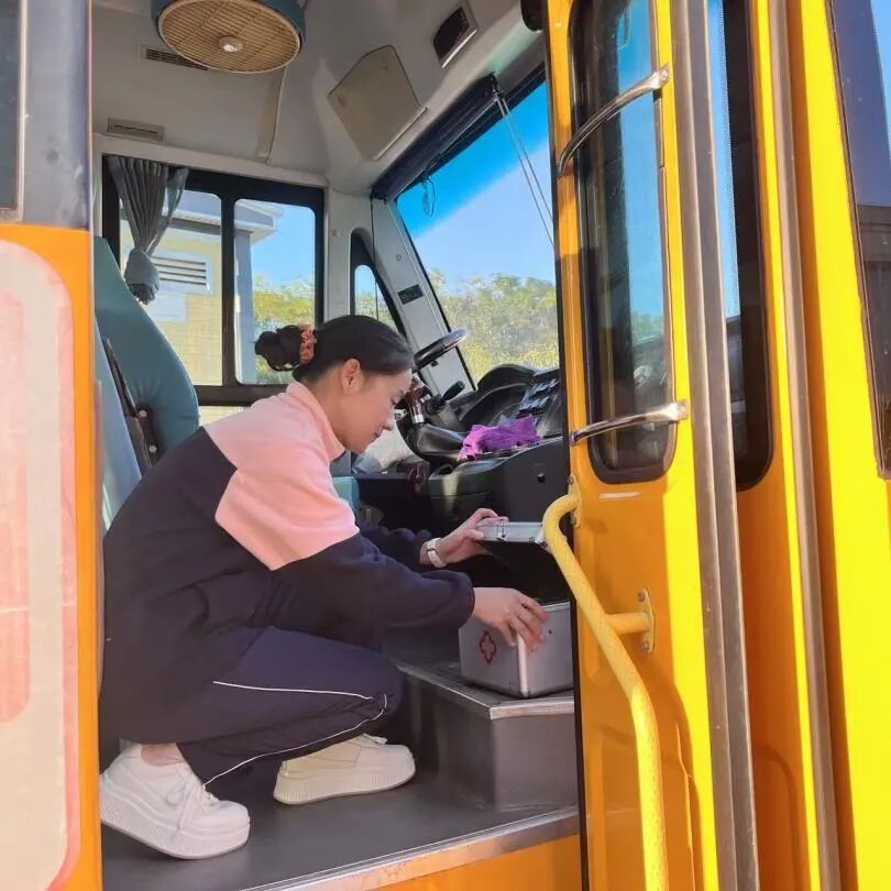 筑牢校車安全 守護成長之路 —— 紅蓮湖第二幼兒園校車安全應急演練活動 筑牢校車安全 守護成長之路 —— 紅蓮湖第二幼兒園校車安全應急演練活動