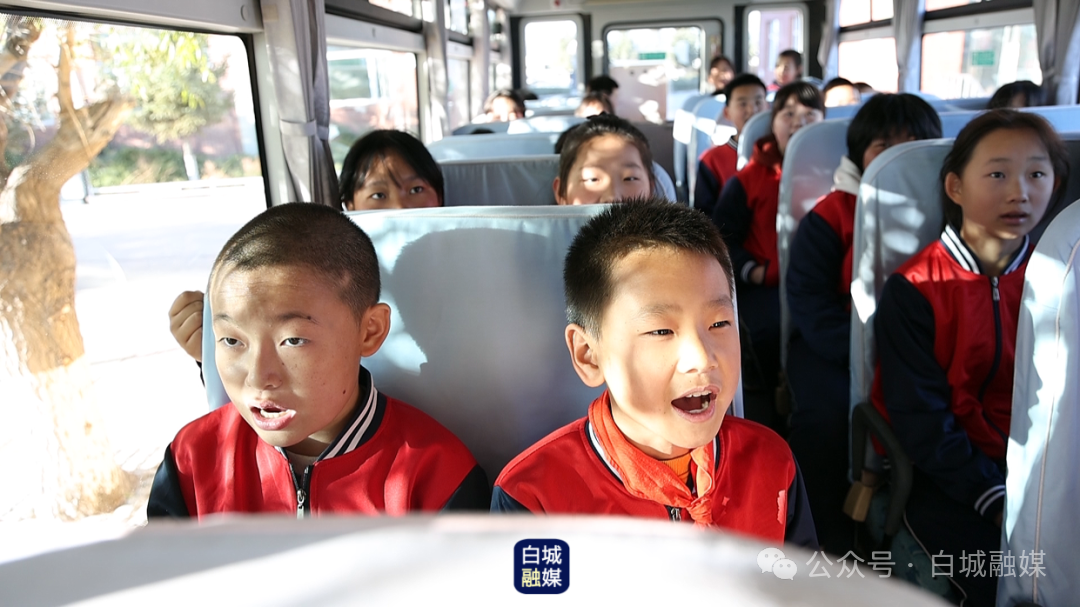 洮北區(qū)校車變身“移動紅色課堂” 洮北區(qū)校車變身“移動紅色課堂”