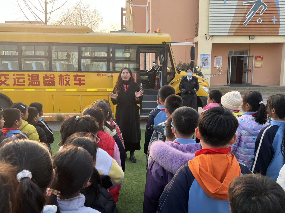 【蘭亭●校車演練】安全“童”行,為愛護(hù)航—蘭亭小學(xué)舉行校車安全演練 【蘭亭●校車演練】安全“童”行,為愛護(hù)航—蘭亭小學(xué)舉行校車安全演練