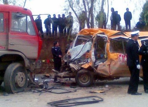 研究顯示:全國符合標準校車幾乎為零