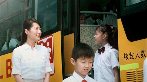 中美實力對比之校車版(圖)