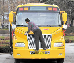 校車新國(guó)標(biāo)不設(shè)“長(zhǎng)鼻子”門檻 校車新國(guó)標(biāo)不設(shè)“長(zhǎng)鼻子”門檻