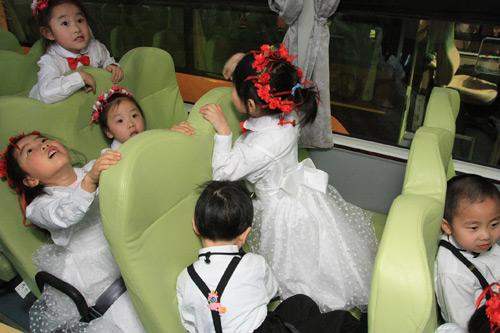 首屆中國國際校車展北京開幕 宇通360°安全解決方案備受關(guān)注 首屆中國國際校車展北京開幕 宇通360°安全解決方案備受關(guān)注