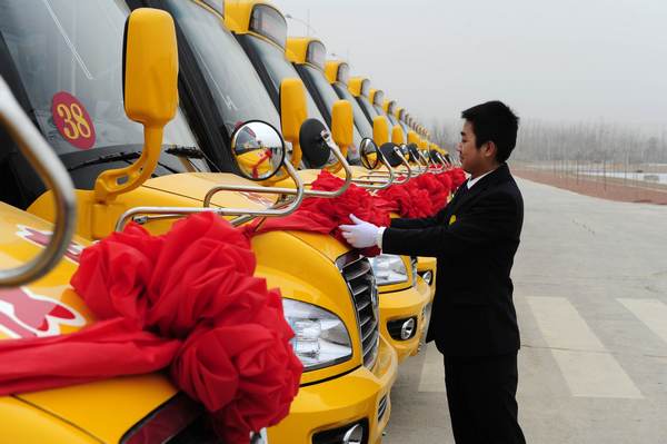 寧夏中衛40輛“大鼻子”校車上崗了