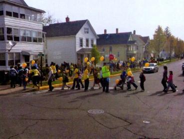 美國(guó)校車：一項(xiàng)延續(xù)百余年的安全工程(圖)