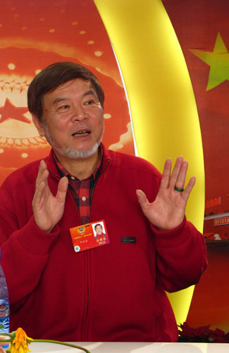 政協委員何水法:制定校車普及政策 立法保障運營 政協委員何水法:制定校車普及政策 立法保障運營