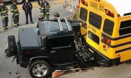 美國校車是最安全、最有特權的公車（組圖）