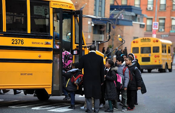 走近紐約的校車公司(組圖)