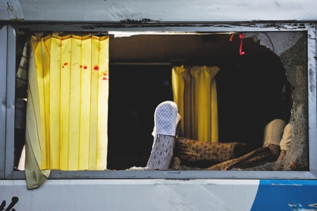 成都:滿載幼兒客車發生側翻 校方稱不是校車 成都:滿載幼兒客車發生側翻 校方稱不是校車