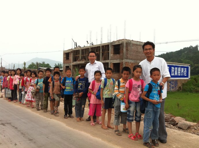 校車在哪里?(圖) 校車在哪里?(圖)