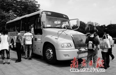 廣州專用校車(chē)出街 每輛售價(jià)約40萬(wàn)