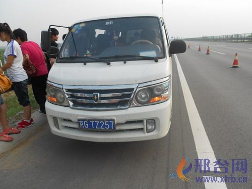 威縣：臨時(shí)校車隱患多 搭載學(xué)生超員150% 