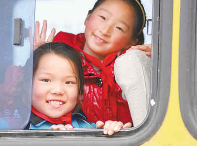 校車安全，我們在關(guān)注（圖）