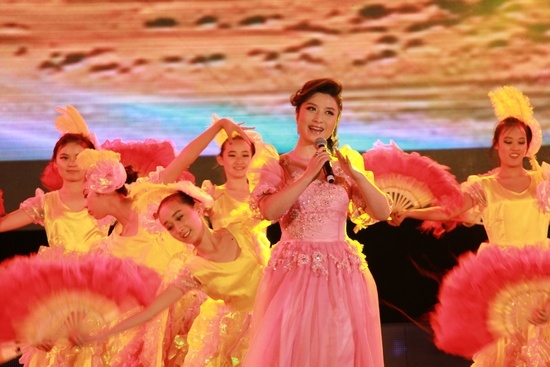 群星獻歌“校車公益行動” 劉媛媛唱響關愛心聲（圖）