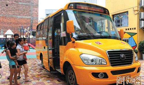 新學(xué)期，瀏陽(yáng)增加30臺(tái)“牛鼻子”校車(圖)