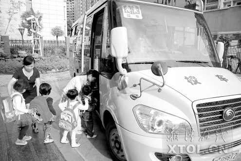 湘潭市落實《校車安全管理條例》情況調查(圖)