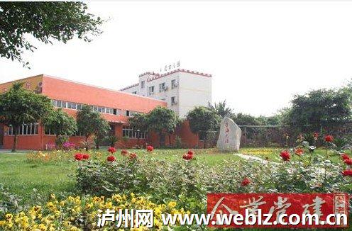 平凡中的偉大——記校車駕駛員曾光明 \