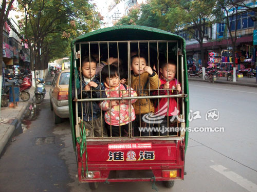 三輪籠子車？這是幼兒園校車！[圖]