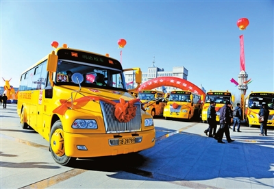 平羅縣舉辦校車運(yùn)營啟動儀式 