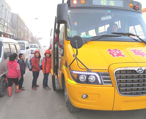 晉北教育大縣的校車故事/ 晉北教育大縣的校車故事