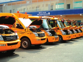 醴陵61臺(tái)專業(yè)校車“閱兵”