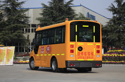 孩子安全大過天 深入體驗宇通“小飛俠”校車 1