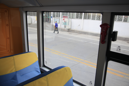 孩子安全大過天 深入體驗宇通“小飛俠”校車 1