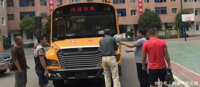 校車巡展進(jìn)湖北——暑期巡展系列報(bào)道之一 校車巡展進(jìn)湖北——暑期巡展系列報(bào)道之一