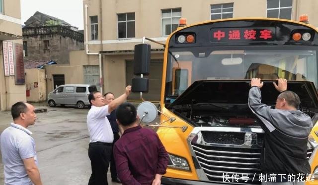 校車巡展進(jìn)湖北——暑期巡展系列報(bào)道之一 校車巡展進(jìn)湖北——暑期巡展系列報(bào)道之一