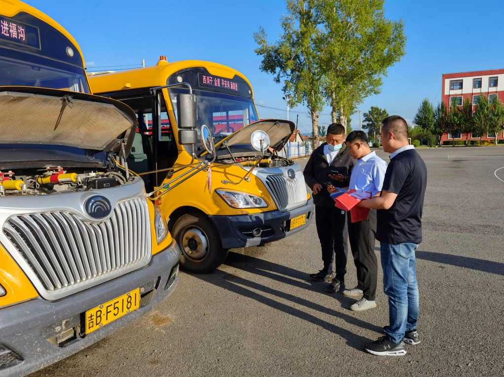 護航“開學季”,宇通直服守護學童上學路 圖片