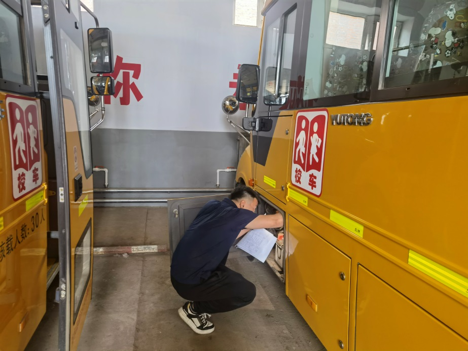 護航“開學季”,宇通直服守護學童上學路 圖片