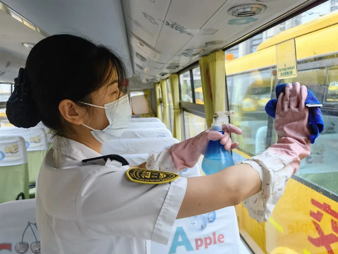 城運控股集團交運溫馨校車多線發力全面保障學生安全/ 圖片