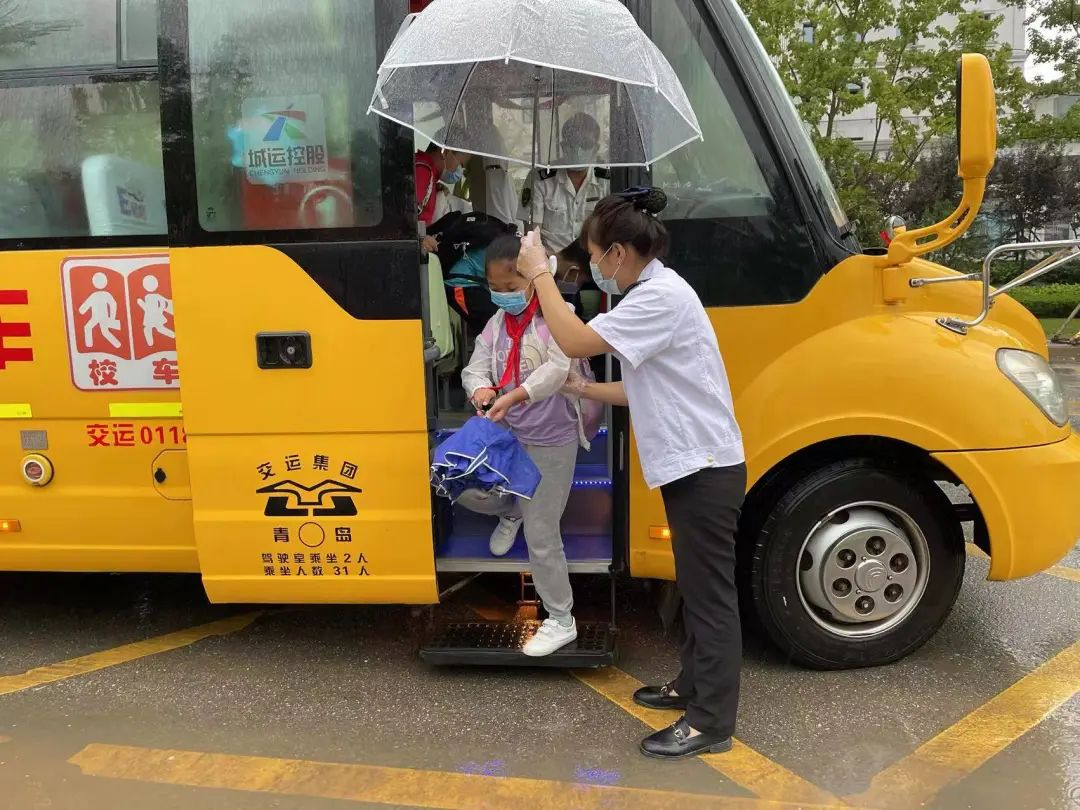 城運控股集團交運溫馨校車多線發力全面保障學生安全/ 圖片